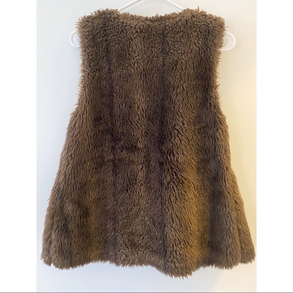 Vest - Picture 3 of 4